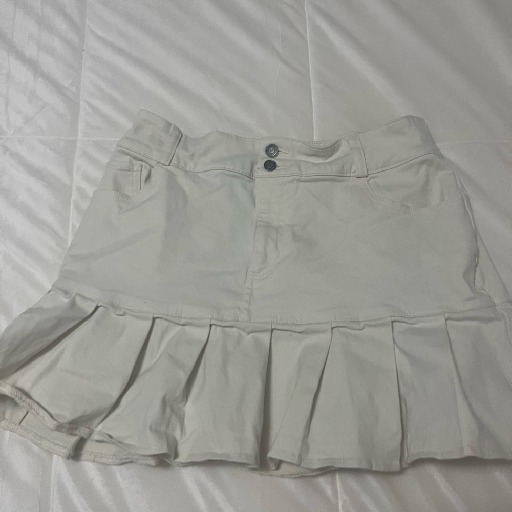 Hollister Off-White High-Rise Skirt